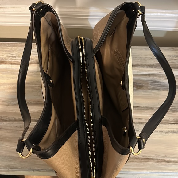 Coach Bag - Picture 4 of 6